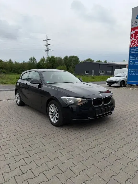 Gebraucht BMW 114 102 PS (75 kW) 2014 Schwarz Kleinwagen