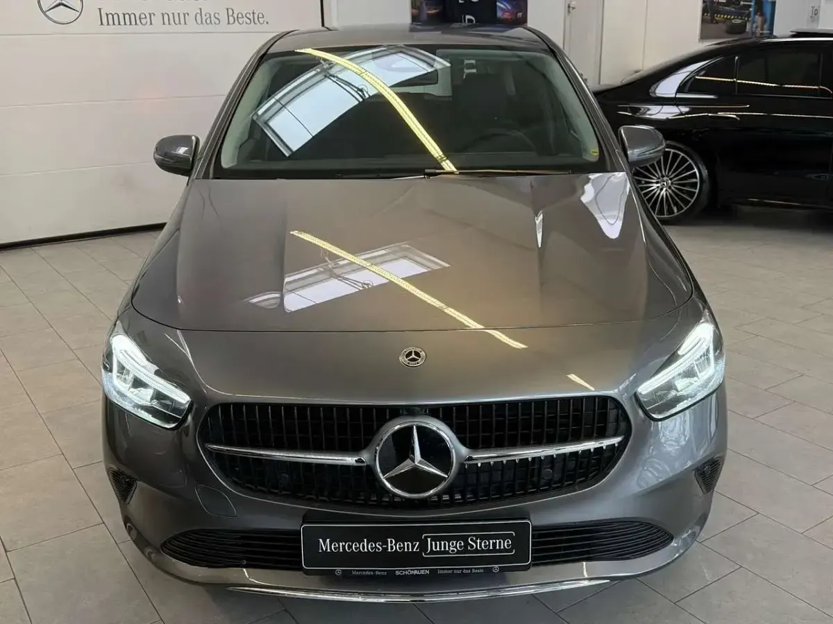 Gebraucht Mercedes B200 Progressive 150 PS (110 kW) 2024 Grau Kleinwagen