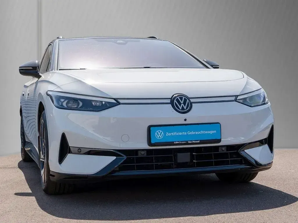 Gebraucht VW ID.7 Pro 210 kW (286 PS) 2025 Gletscherweiß metallic Kombi