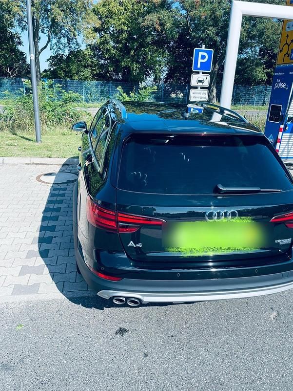 Schwarz Gebraucht 2017 Audi A4 Allroad Kombi | 22.100 € - Bild 1/4