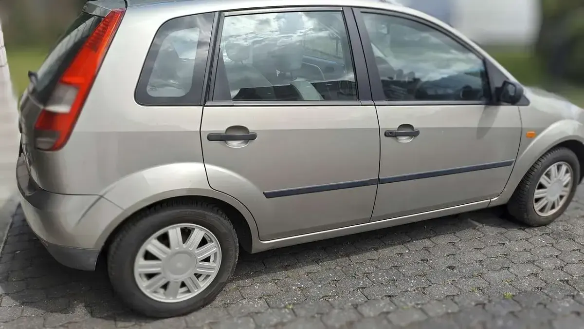 Gebraucht Ford Fiesta 68 PS (50 kW) 2002 Bronze Kleinwagen