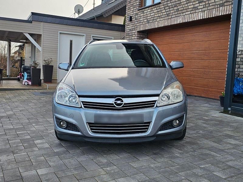 Gebraucht Opel Astra Edition 125 PS (91 kW) 2007 Silber Kombi