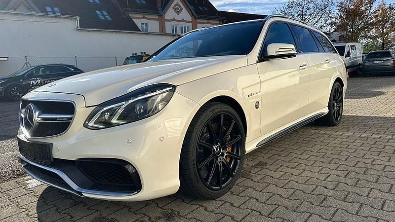 Weiß Gebraucht 2017 Mercedes E63 AMG AMG Limousine | 54.900 € (Etwas zu teuer) - Bild 1/4