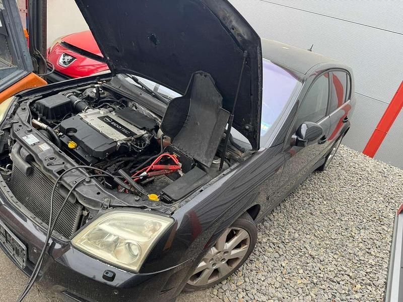 Saphirschwarz mi2 Gebraucht 2003 Opel Signum Cosmo Kombi | 799 € (Superpreis) - Bild 1/4