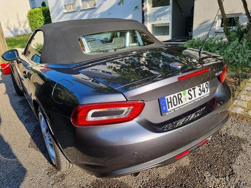 Gebraucht Fiat 124 Spider 140 PS (102 kW) 2016 Grau Cabrio