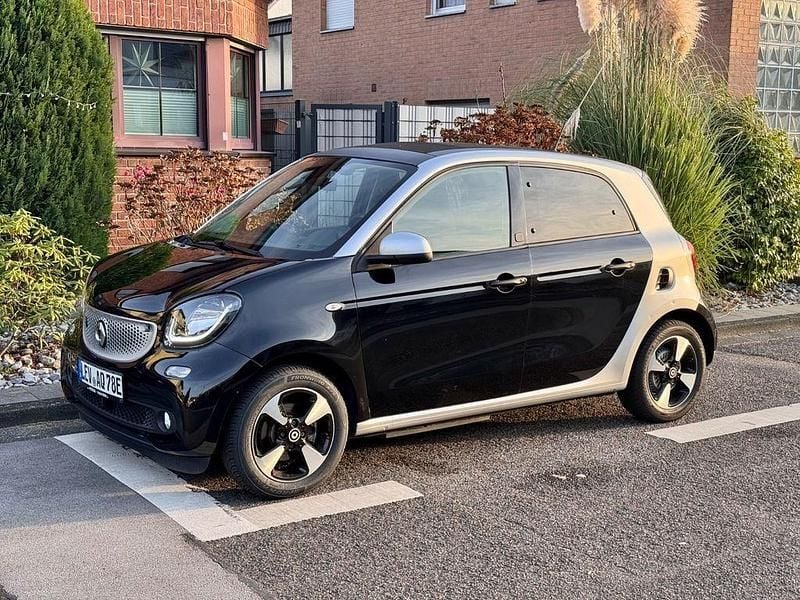 Schwarz Gebraucht 2019 Smart ForFour Electric Drive Limousine | 8.950 € (Guter Preis) - Bild 1/4