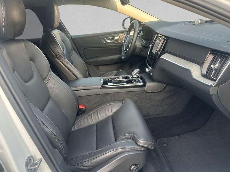 Gebraucht Volvo V60 Ultra 455 PS (334 kW) 2025 Crystal weiß perleffekt Kombi