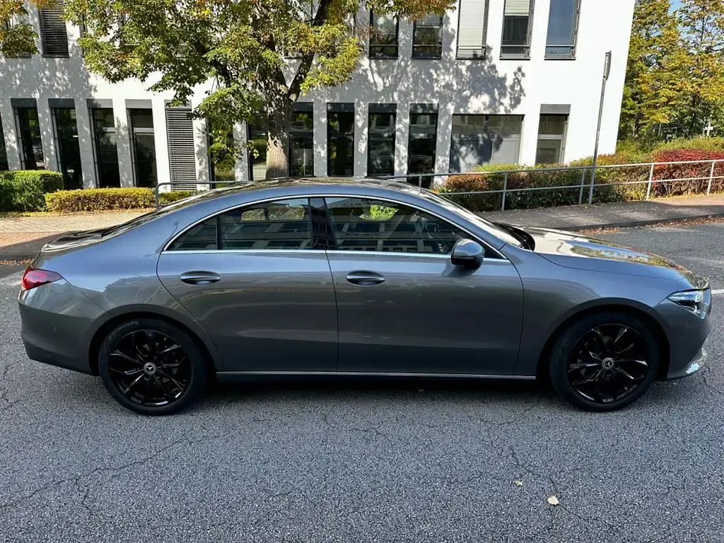 Gebraucht Mercedes CLA180 136 PS (100 kW) 2021 Grau Coupé
