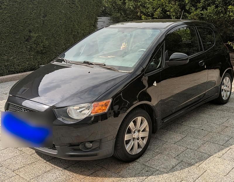 Gebraucht Mitsubishi Colt 75 PS (55 kW) 2012 Schwarz Kleinwagen