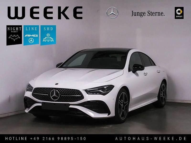 Weiß Gebraucht 2024 Mercedes CLA200 AMG Coupé | 38.979 € (Fairer Preis) - Bild 1/4