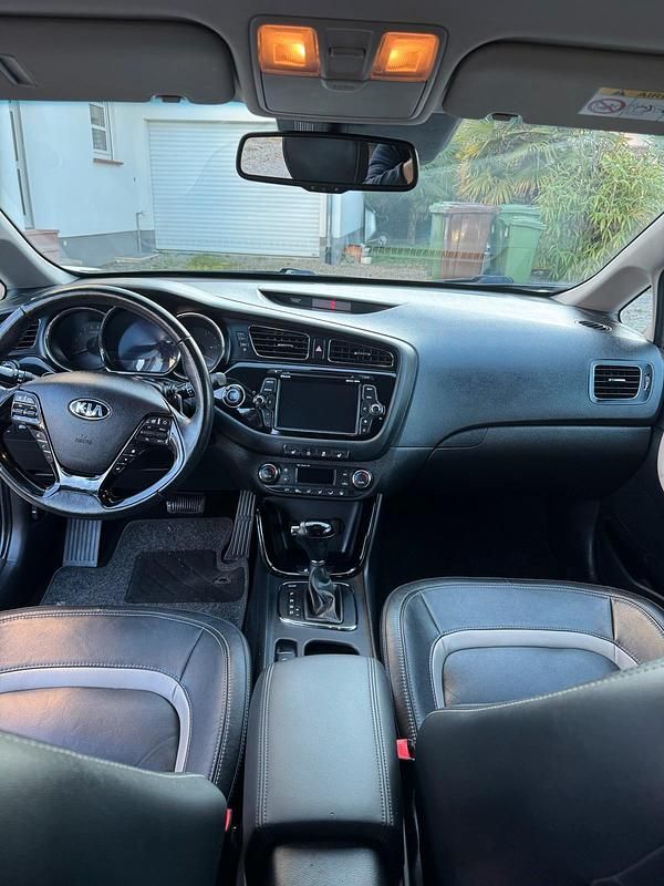 Gebraucht Kia Ceed 116 PS (85 kW) 2014 Grau Kleinwagen