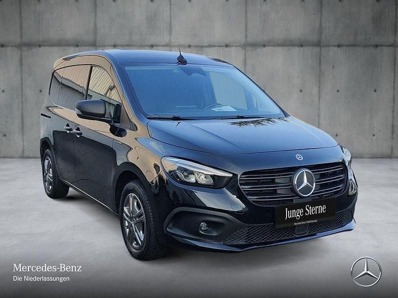 Gebraucht Mercedes eCitan 89 kW (122 PS) 2024 Schwarz Van / Kleinbus