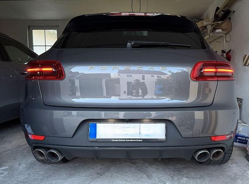 Gebraucht Porsche Macan S 258 PS (189 kW) 2015 Grau SUV
