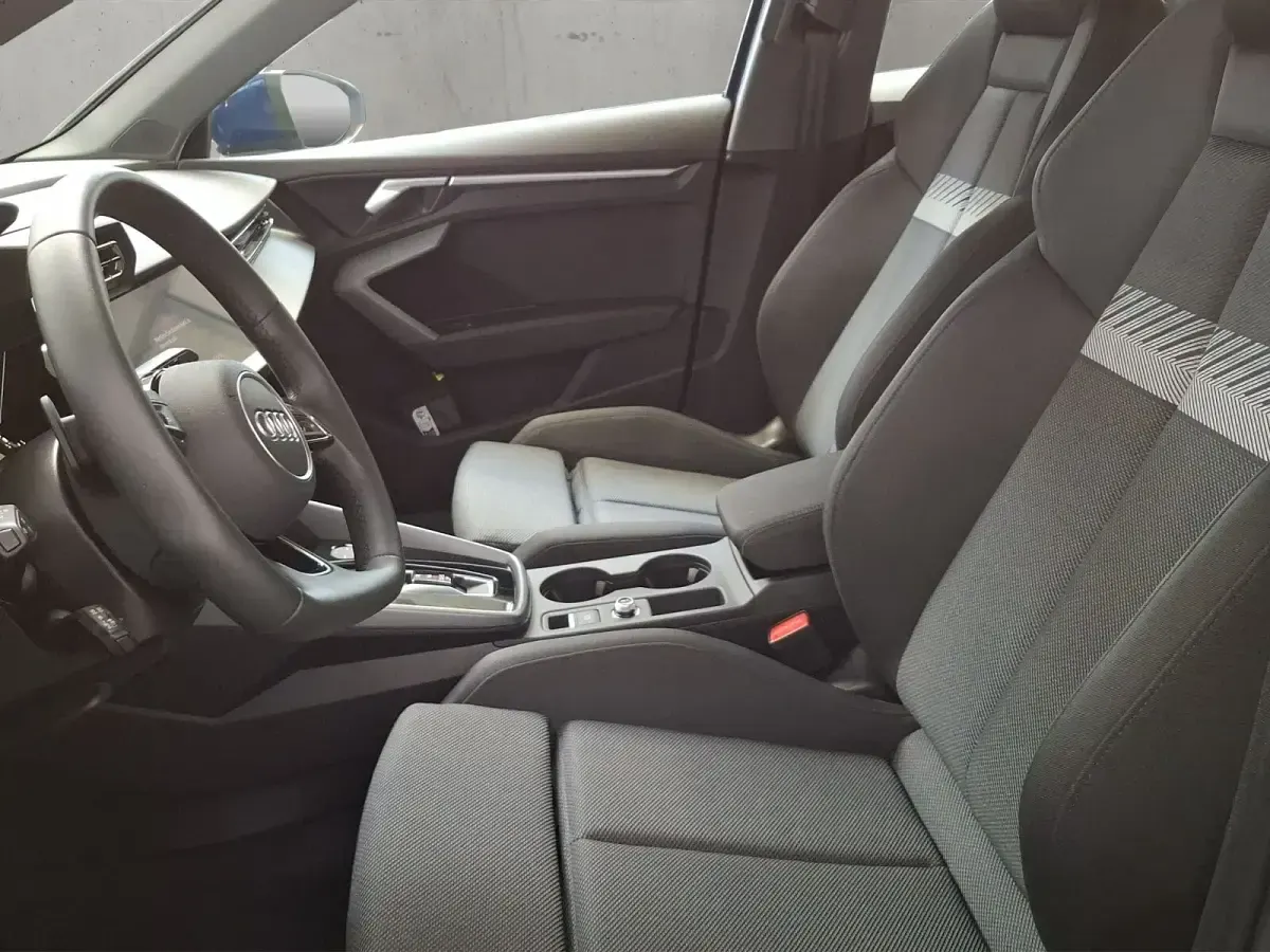 Gebraucht Audi A3 S-Line 116 PS (85 kW) 2025 Blau metallic
