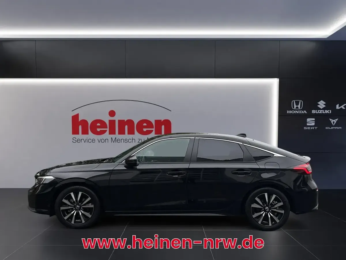Neu Honda Civic Elegance 184 PS (135 kW) 2026 Crystal black Limousine