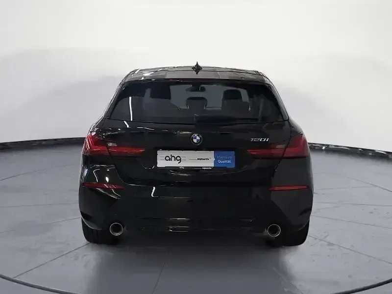 Gebraucht BMW 120 Advantage 178 PS (130 kW) 2022 Schwarz Kleinwagen