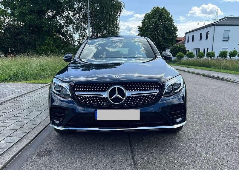 Blau Gebraucht 2018 Mercedes GLC220 AMG Coupé | 33.990 € (Fairer Preis) - Bild 1/4