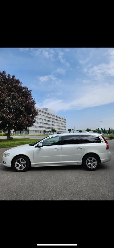 Weiß Gebraucht 2015 Volvo V70 Kombi | 8.500 € - Bild 1/4