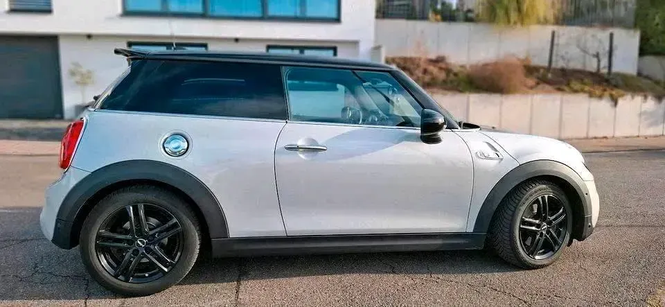 Używany Mini Cooper S 192 KM (141 kW) 2017 Andere farben Hatchback