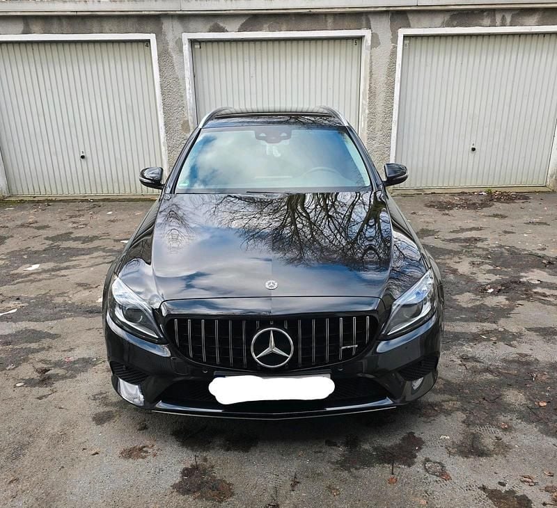 Schwarz Gebraucht 2019 Mercedes C200 Avantgarde Kombi | 20.000 € (Superpreis) - Bild 1/4
