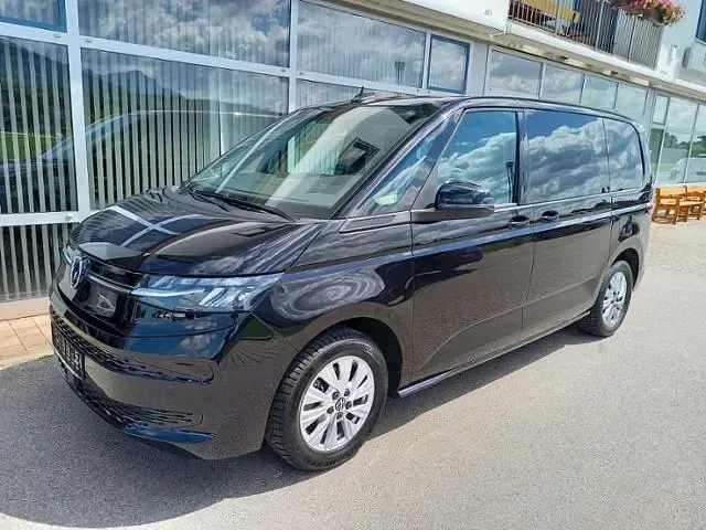 Gebraucht VW Multivan Life 150 PS (110 kW) 2025 Deep black perleffekt Van / Kleinbus