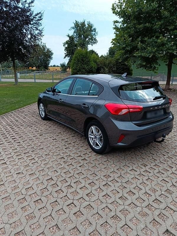 Second-hand Ford Focus 125 CP (91 kW) 2022 Gri Berlinǎ