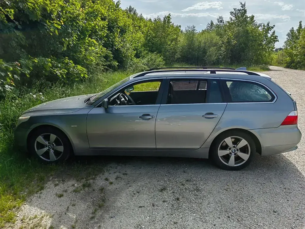 Gebraucht BMW 530 231 PS (169 kW) 2006 Grau Kombi