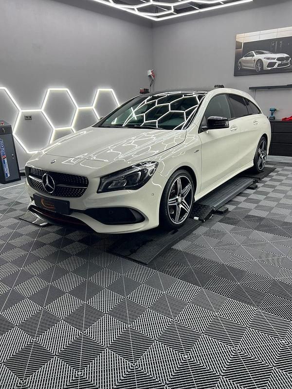 Weiß Gebraucht 2017 Mercedes CLA250 Shooting Brake AMG Kombi | 21.400 € (Fairer Preis) - Bild 1/4