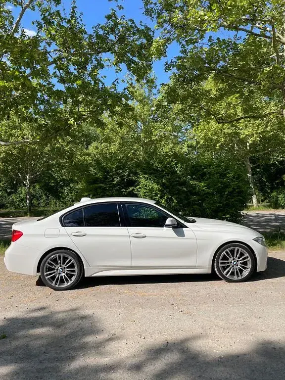 Gebraucht BMW 330 M Sport 258 PS (189 kW) 2013 Weiß Limousine