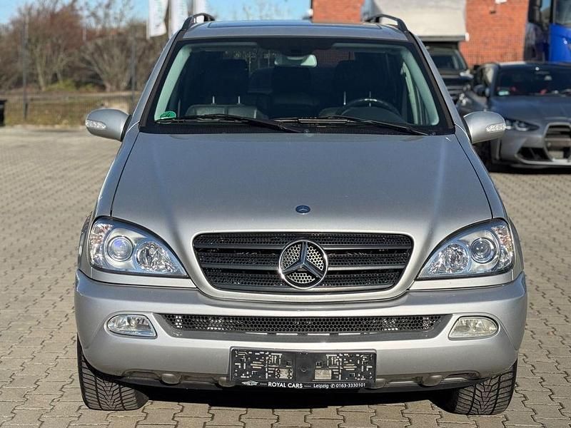 Gebraucht Mercedes ML320 218 PS (160 kW) 2001 Silber SUV
