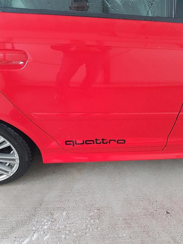 Gebraucht Audi S3 265 PS (194 kW) 2009 Rot Limousine