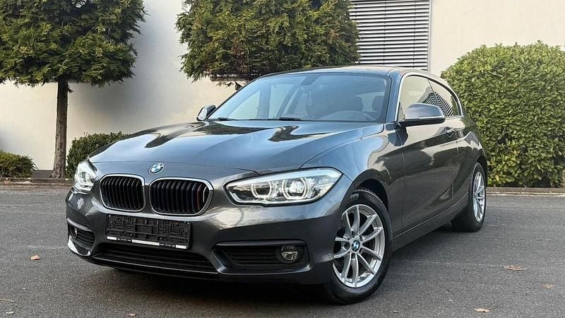 Gebraucht BMW 118 Advantage 136 PS (100 kW) 2017 Mineralgrau Kleinwagen