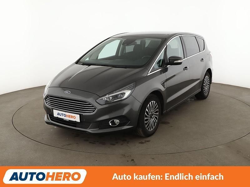 Gebraucht Ford S-MAX Titanium 190 PS (139 kW) 2018 Grau Van / Kleinbus