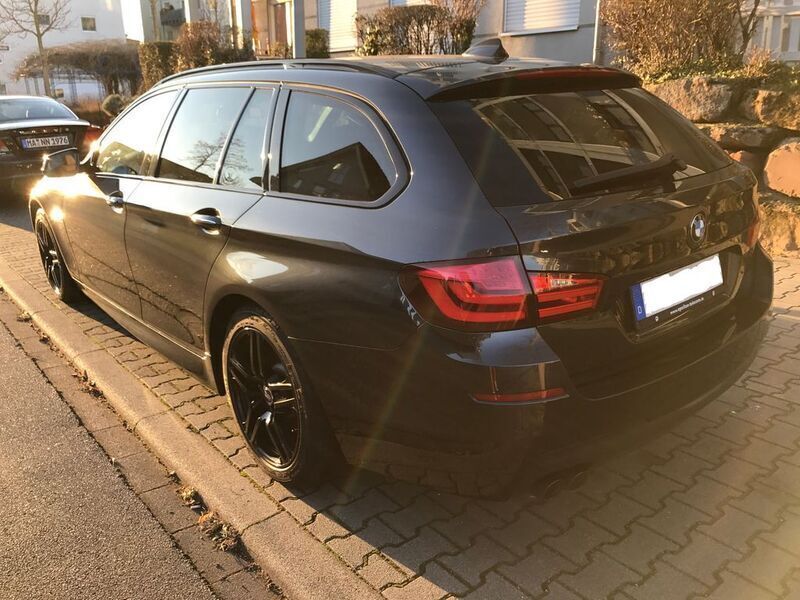 Gebraucht BMW 525 M Sport 204 PS (150 kW) 2011 Schwarz Kombi