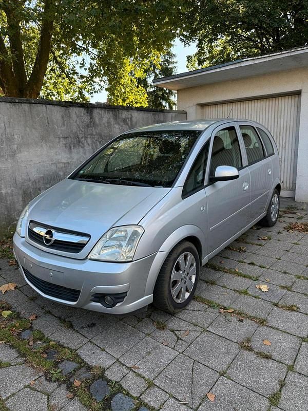Silber Gebraucht 2006 Opel Meriva Van / Kleinbus | 999 € (Superpreis) - Bild 1/4