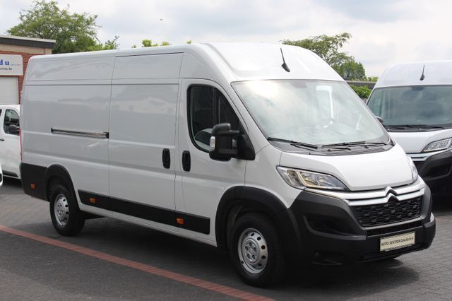 Weiß Gebraucht 2024 Citroën Jumper Van / Kleinbus | 23.798 € (Superpreis) - Bild 1/4