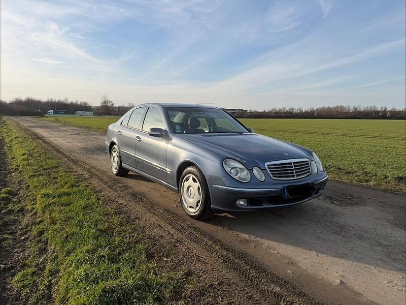 Gebraucht Mercedes E200 Elegance 163 PS (119 kW) 2003 Blau Limousine
