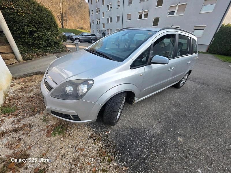 Gebraucht Opel Zafira 125 PS (91 kW) 2006 Silber Van / Kleinbus