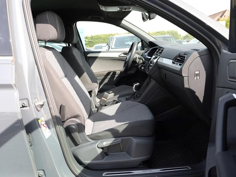 Gebraucht VW Tiguan Move 150 PS (110 kW) 2023 Delfingrau metallic (metallic) SUV