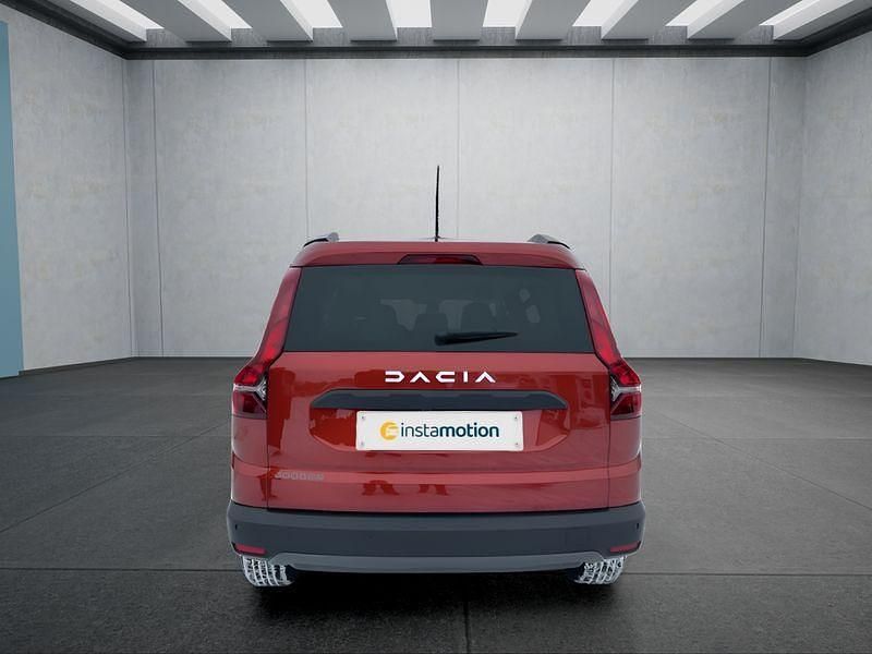 Neu Dacia Jogger 101 PS (74 kW) 2025 Braun Van / Kleinbus