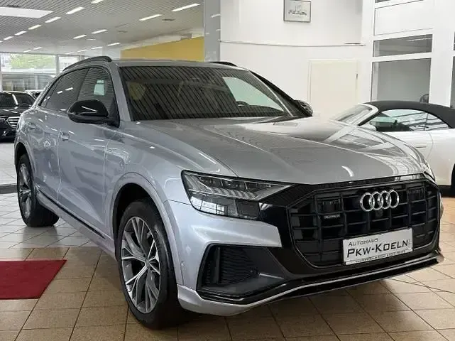 Gebraucht Audi Q8 S-Line 286 PS (210 kW) 2019 Silber SUV