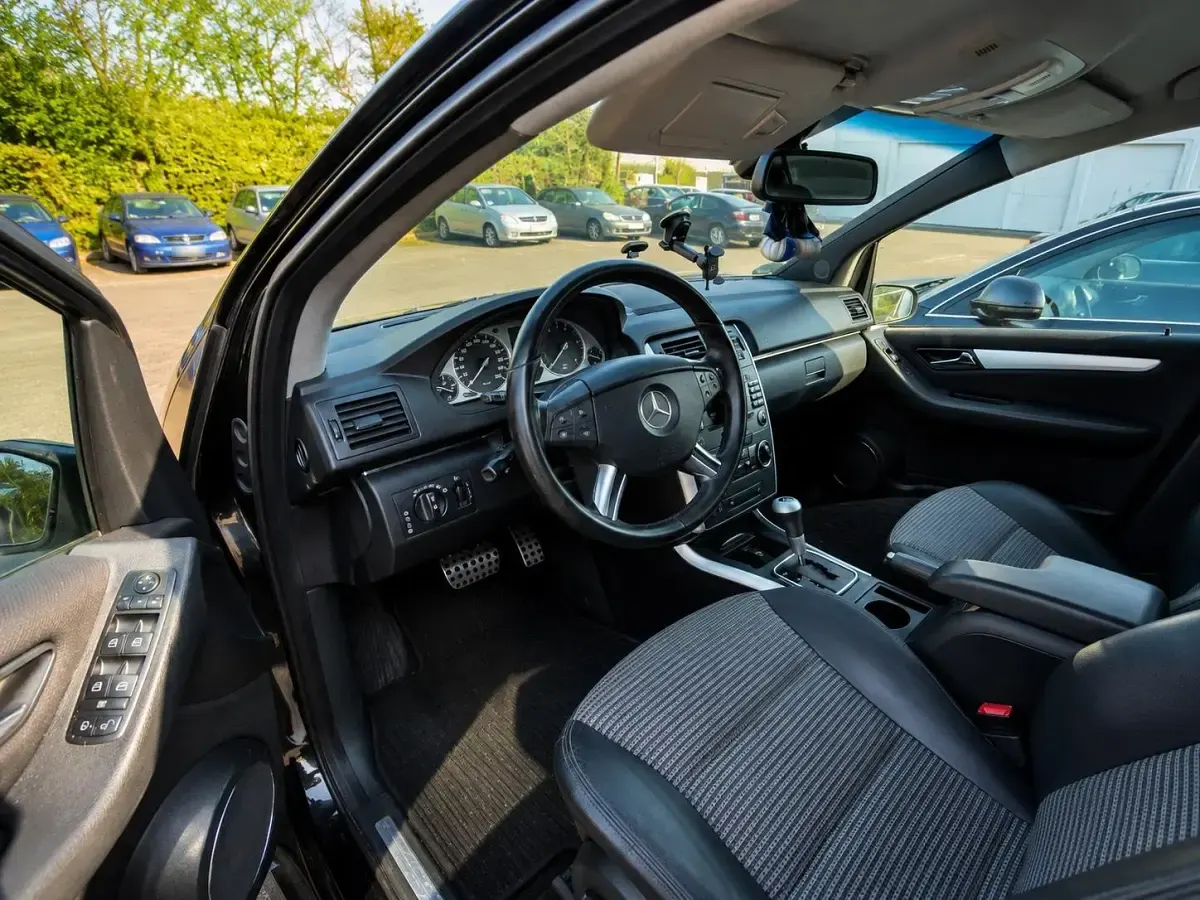 Gebraucht Mercedes B180 109 PS (80 kW) 2008 Schwarz Van / Kleinbus