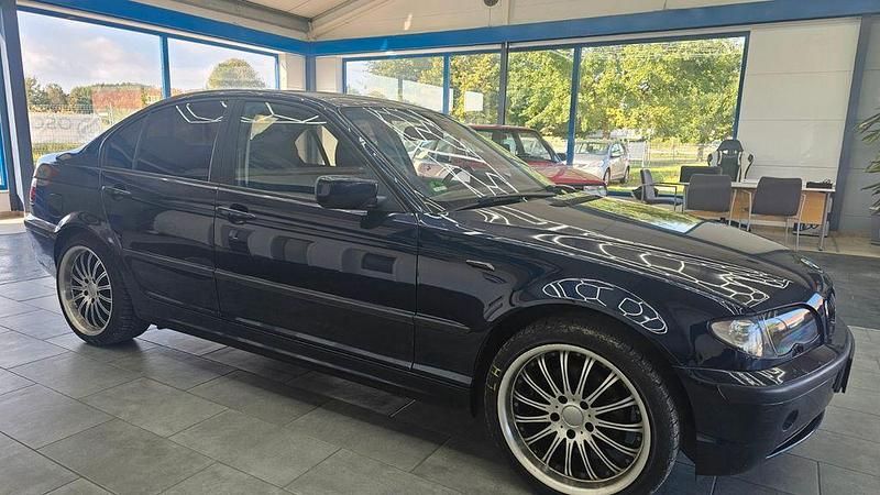 Gebraucht BMW 318 Lifestyle 143 PS (105 kW) 2003 Blau Limousine