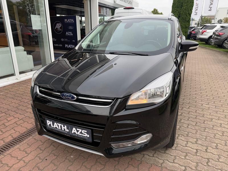 Gebraucht Ford Kuga Titanium 182 PS (133 kW) 2015 Schwarz SUV