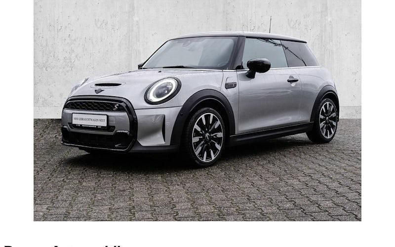 Silber Gebraucht 2023 Mini Cooper S Clubman Classic Kombi | 26.790 € (Superpreis) - Bild 1/4