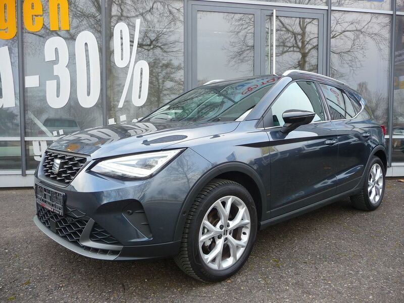 Grau Gebraucht 2024 Seat Arona FR SUV | 24.950 € (Fairer Preis) - Bild 1/4