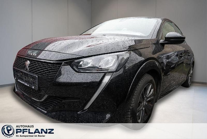 Gebraucht Peugeot e-208 Active 100 kW (136 PS) 2022 Schwarz Kleinwagen