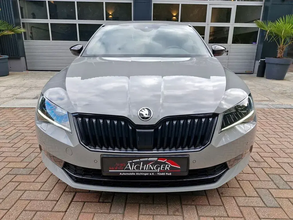 Gebraucht Skoda Superb SportLine 150 PS (110 kW) 2019 Grau Limousine