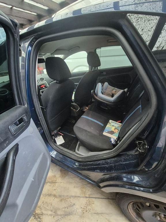 Gebraucht Ford Focus Viva 101 PS (74 kW) 2010 Blau Limousine