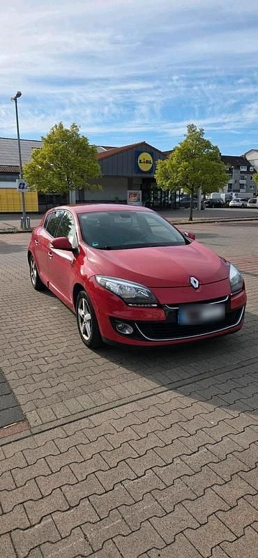 Second-hand Renault Mégane 101 CP (74 kW) 2012 Roșu Berlinǎ